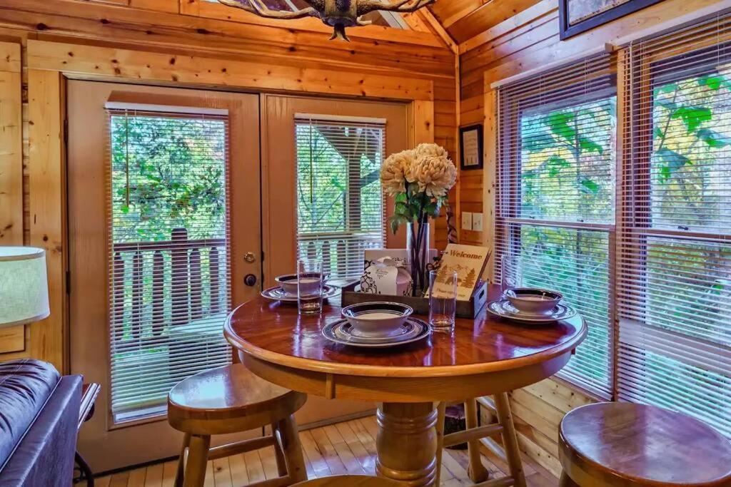 Stunning Mountain Cabin W Hot Tub Gatlinburg Exteriér fotografie
