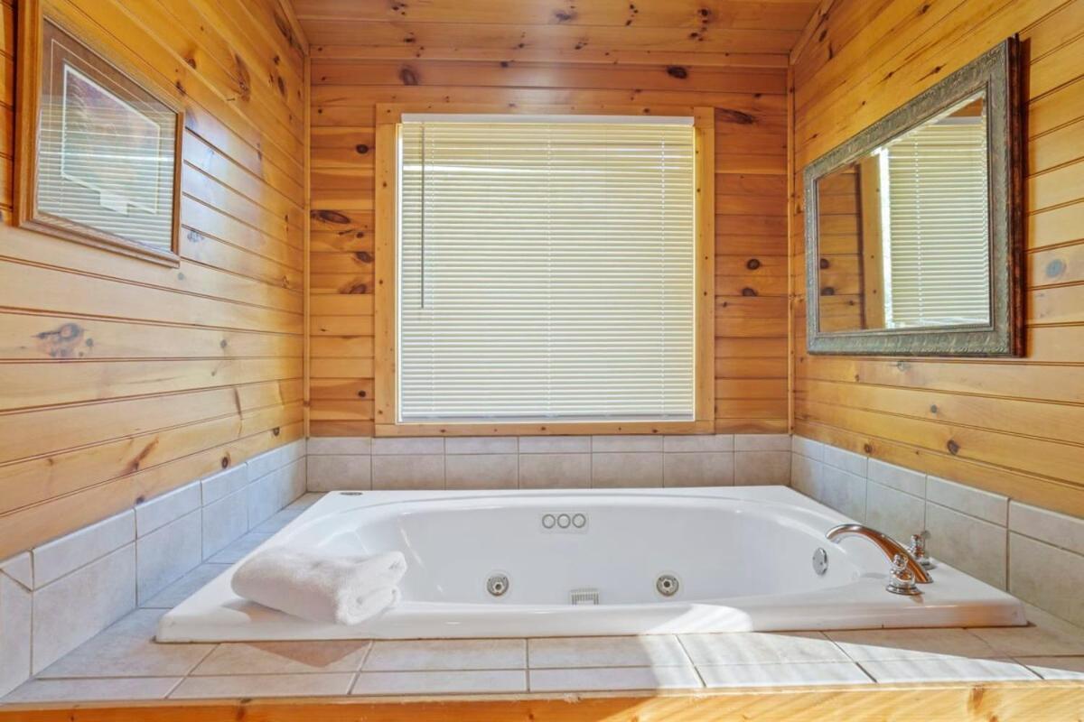 Stunning Mountain Cabin W Hot Tub Gatlinburg Exteriér fotografie