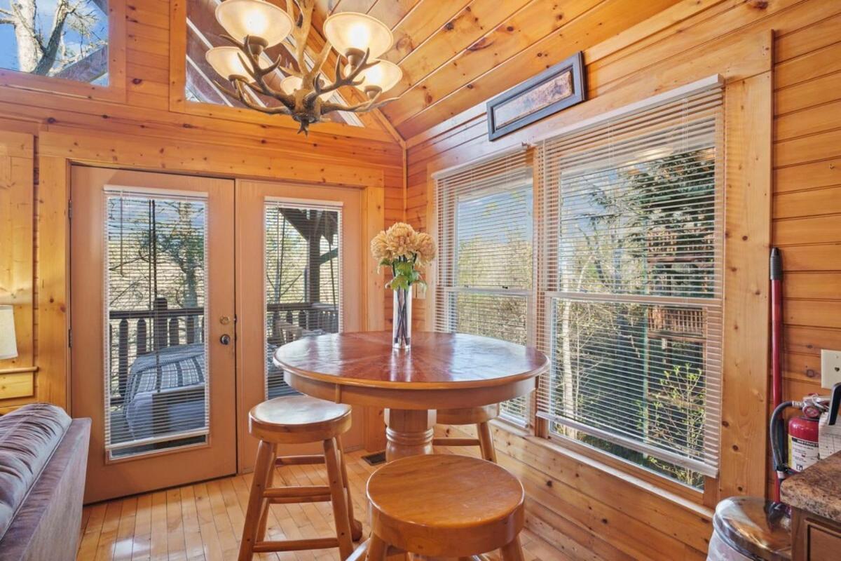 Stunning Mountain Cabin W Hot Tub Gatlinburg Exteriér fotografie